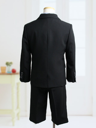 anyFam　ブルーのネクタイにポケットチーフ付き黒のスーツ　120