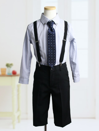 anyFam　ブルーのネクタイにポケットチーフ付き黒のスーツ　120