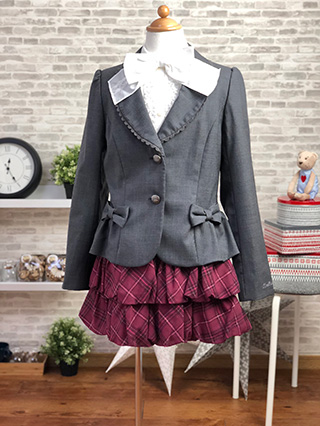 メゾピアノ　えんじ色のバルーンスカートスーツ　160