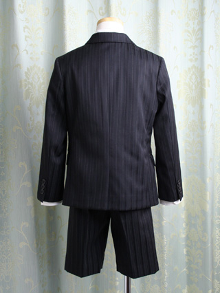 コムサデモード　ストライプのスーツ(黒×シルバーネクタイ)　120
