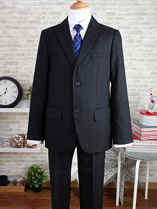 バーバリー　ストライプの黒スーツ(青チェックネクタイ)　150