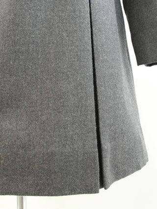 ファミリア　グレーの上品なスーツ　120