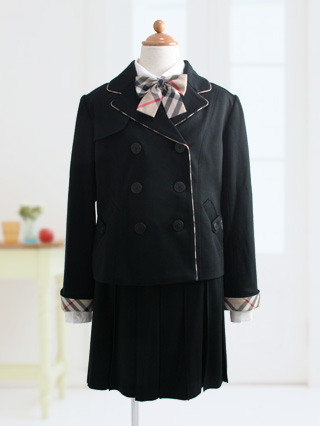 バーバリー　黒ジャケットとノバチェックの6つボタンスーツ　160