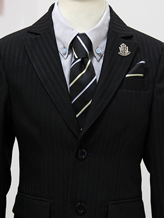 anyFAM　薄黄色と薄紫ラインネクタイのピンストライプスーツ 120