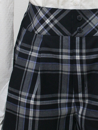 組曲　黒ジャケットとキュロットスカートのスーツ　150/160(サイズ160)