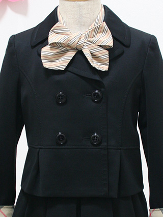 バーバリー 黒の4つボタンジャケットのスーツ 1 ブランドフォーマル子ども服レンタル シンディキッズ