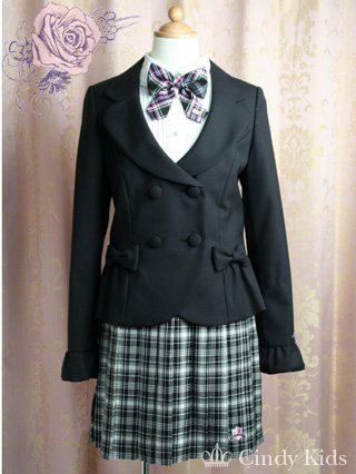 メゾピアノ　黒ジャケットにモノトーンチェックスカートのスーツ　160