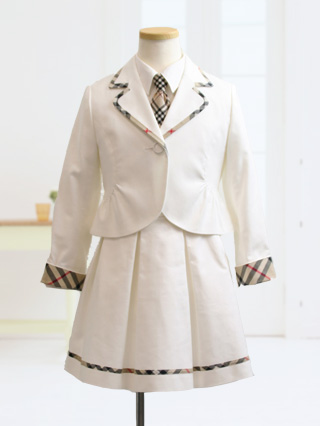 バーバリー 白のジャケットスーツ 120 / ブランドフォーマル子ども服 