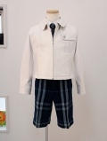 バーバリー　白ジャケットと青チェックパンツのスーツ　120