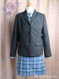ポンポネット　グレージャケットとベストにネクタイのスーツ　160