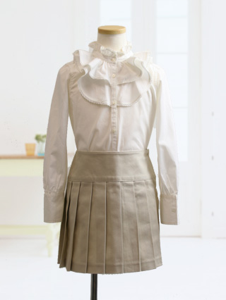 ラルフローレン　ベージュのスーツにフリルのブラウス　130