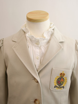 ラルフローレン　ベージュのスーツにフリルのブラウス　130