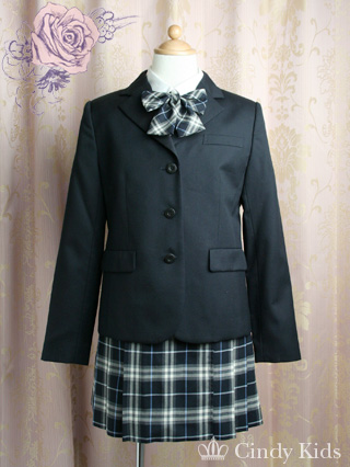 バーバリー　紺ブレザーにブルー系ノバチェック柄スーツ　150