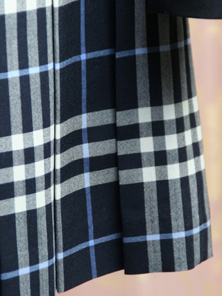 バーバリー　水色ラインバーバリーチェックの正統派スーツ 160