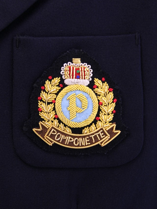 ポンポネット　紺ブレザーにチェック柄スカートのスーツ　150