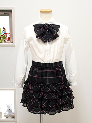 メゾピアノ　黒ジャケットと4段フリルセレモニースーツ　120