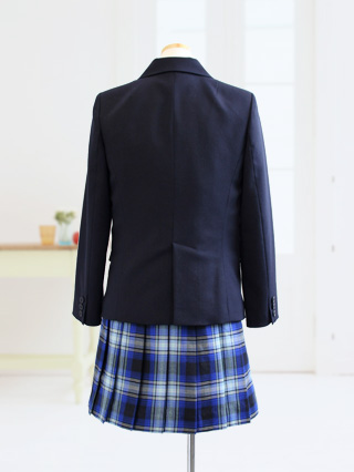 ポンポネット　紺ブレザーとブルー系チェックのスーツ　150