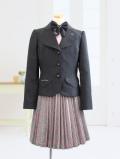 メゾピアノ グレージャケットとピンクチェックのスカートスーツ 160