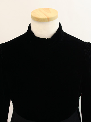 ポンポネット　黒フォーマルワンピース(花のアップリケ)　120