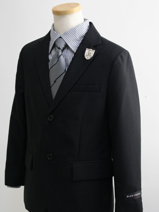 ブルークロス　黒ピンストライプ・グレーネクタイスーツ　120