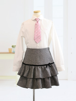 メゾピアノ 黒ジャケットにピンクネクタイのセレモニースーツ 160