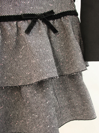 メゾピアノ 黒ジャケットにピンクネクタイのセレモニースーツ 160