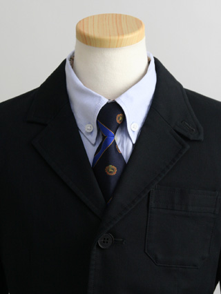 バーバリー　ブルーのネクタイの黒コットンスーツ　120