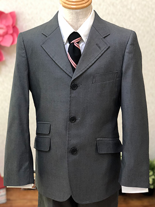 J.PRESS　レジメンタルネクタイとグレーのスーツ　130