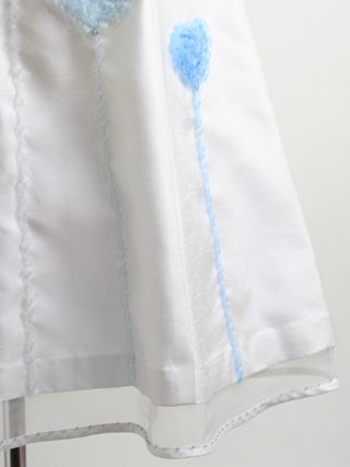 ファミリア　ハートの飾りが素敵な純白ロングドレス　110
