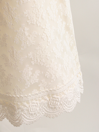 メゾピアノ ふんわり袖が可愛く品のあるオフホワイトのワンピース 120