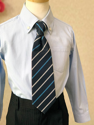 anyFAM　ブルーシャツのスーツ　110/130　(サイズ130)