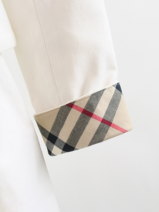 バーバリー 白のジャケットスーツ 120