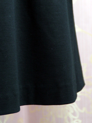 バーバリー　黒のスーツ　ノバチェック柄リボン　130