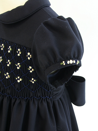 ラルフローレン 清楚で品のある紺色スモッキングドレス　110