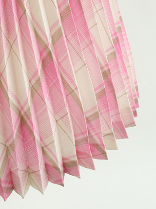 メゾピアノ 優しいピンクのプリーツワンピースのスーツ 130