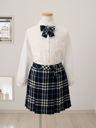 バーバリー　定番ブルー系ノバチェック柄のスーツ　120