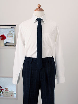 ブルークロス　黒ジャケットとチェックパンツのスーツ　150