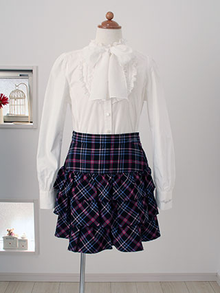 メゾピアノ　黒ジャケットとふんわりリボンブラウスのスーツ　160