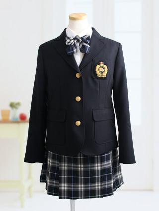 バーバリー　紺ブレザーと青系ノバチェックのスーツ　140