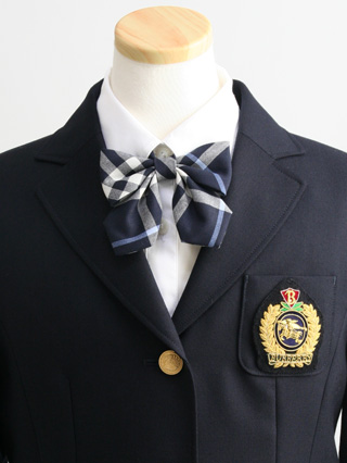 バーバリー　紺ブレザーと青系ノバチェックのスーツ　140