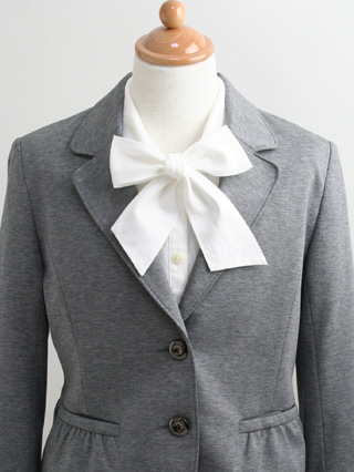 バーバリー　ノバチェックにグレージャケットの上品なスーツ　160　