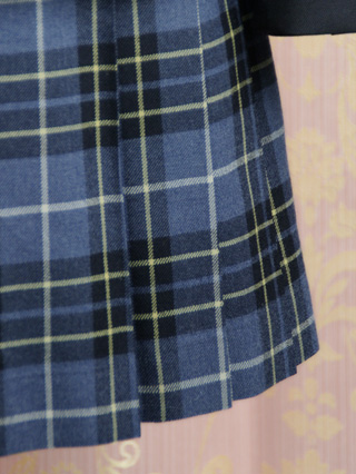 バーバリー　紺リボンにプリーツスカートのスーツ　140