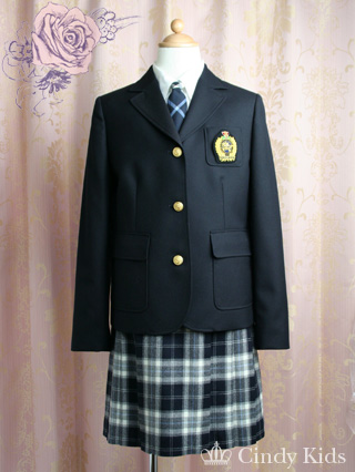 バーバリー　ネクタイにノバチェックスカートのスーツ　150