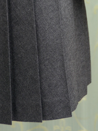 ラルフローレン　紺ブレザーにグレープリーツスカートのスーツ　140