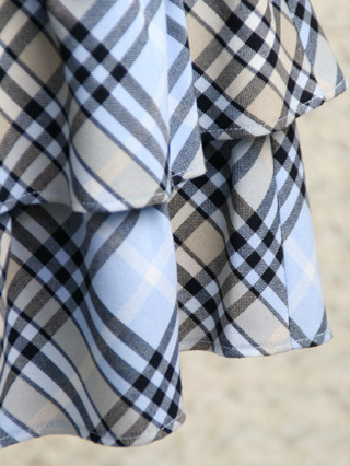 ポンポネット　3段フリルのアンサンブルスーツ　130